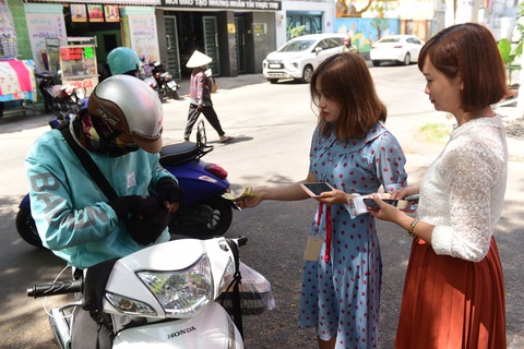 Đi chợ mùa dịch - Ảnh 2. Đi chợ mùa dịch - Ảnh 2.