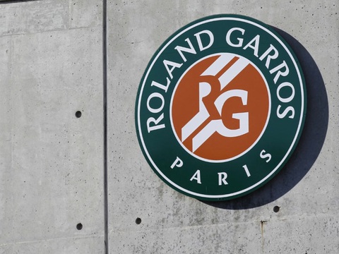 Dời Roland Garros từ cuối tháng 5 sang tháng 9 vì COVID-19 - Ảnh 1. Dời Roland Garros từ cuối tháng 5 sang tháng 9 vì COVID-19 - Ảnh 1.