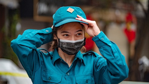 Vào mặt trận chống dịch Kỳ 1: Nữ dân quân vào trận chiến Trúc Bạch - Ảnh 1. Vào mặt trận chống dịch Kỳ 1: Nữ dân quân vào trận chiến Trúc Bạch - Ảnh 1.