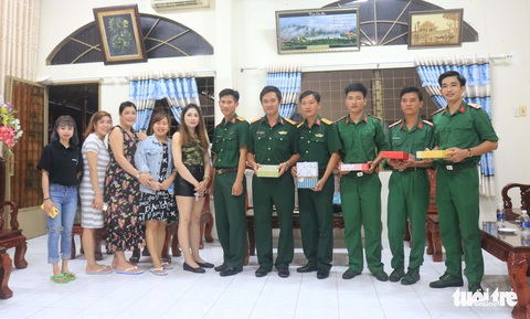 233 công dân hoàn thành cách ly tập trung về với gia đình - Ảnh 1. 233 công dân hoàn thành cách ly tập trung về với gia đình - Ảnh 1.