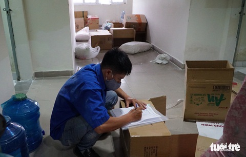 Niêm phong đồ đạc sinh viên vắng khi chuyển ký túc xá ĐHQG TP.HCM thành khu cách ly - Ảnh 4. Niêm phong đồ đạc sinh viên vắng khi chuyển ký túc xá ĐHQG TP.HCM thành khu cách ly - Ảnh 4.