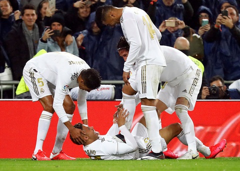 Thắng thuyết phục trận Siêu kinh điển, Real trở lại đỉnh bảng La Liga - Ảnh 5. Thắng thuyết phục trận Siêu kinh điển, Real trở lại đỉnh bảng La Liga - Ảnh 5.