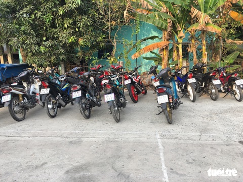 Bắt nhóm quái xế chuẩn bị đua xe có mang theo mã tấu - Ảnh 3. Bắt nhóm quái xế chuẩn bị đua xe có mang theo mã tấu - Ảnh 3.