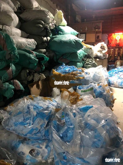 Mua 780kg khẩu trang để bán cho... xưởng tạo hạt nhựa? - Ảnh 1. Mua 780kg khẩu trang để bán cho... xưởng tạo hạt nhựa? - Ảnh 1.