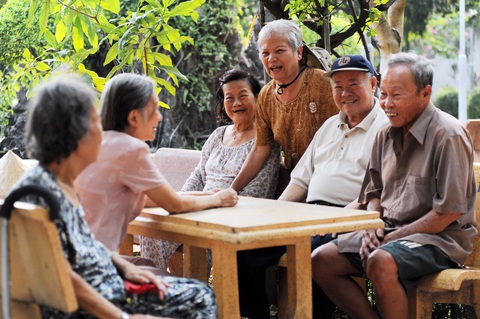 Nâng chất lượng sống cho người già - Ảnh 1. Nâng chất lượng sống cho người già - Ảnh 1.