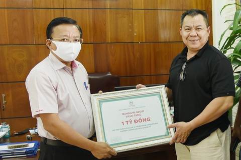 Nhiều nhà hảo tâm giúp làng Chăm đang cách ly - Ảnh 1. Nhiều nhà hảo tâm giúp làng Chăm đang cách ly - Ảnh 1.