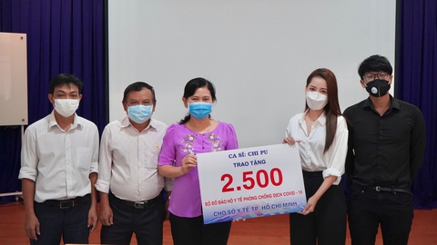 Chi Pu, Tùng Dương, Only C... quyên tiền tỉ, mặc đồ bảo hộ đi làm từ thiện - Ảnh 2. Chi Pu, Tùng Dương, Only C... quyên tiền tỉ, mặc đồ bảo hộ đi làm từ thiện - Ảnh 2.