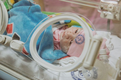 Hơn 200 người hiến máu cho cô giáo bị ung thư sinh con - Ảnh 3. Hơn 200 người hiến máu cho cô giáo bị ung thư sinh con - Ảnh 3.