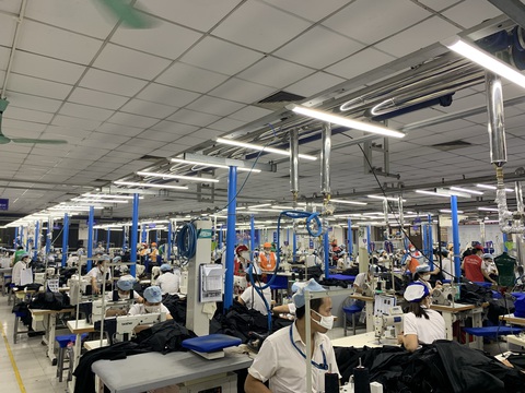 Hơn 15% số doanh nghiệp cắt giảm quy mô sản xuất vì COVID-19 - Ảnh 1. Hơn 15% số doanh nghiệp cắt giảm quy mô sản xuất vì COVID-19 - Ảnh 1.
