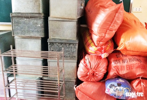 Dọn ký túc xá trường vùng cao đón người lao động từ Lào về cần cách ly - Ảnh 5. Dọn ký túc xá trường vùng cao đón người lao động từ Lào về cần cách ly - Ảnh 5.