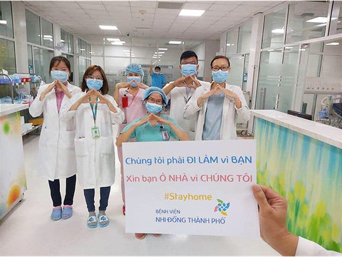 Bớt đi lại, tụ tập, được không? - Ảnh 1. Bớt đi lại, tụ tập, được không? - Ảnh 1.