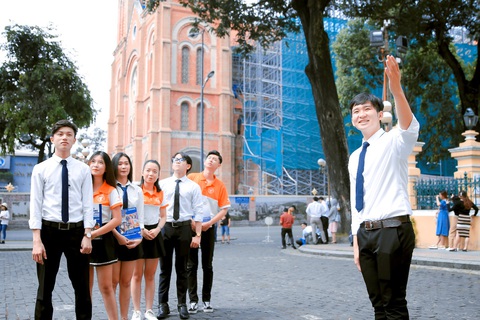 Hướng dẫn du lịch: Cơ hội nghề nghiệp hấp dẫn - Ảnh 1. Hướng dẫn du lịch: Cơ hội nghề nghiệp hấp dẫn - Ảnh 1.