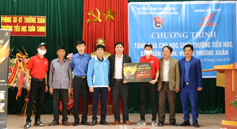 Tặng hệ thống bồn rửa tay cho học sinh vùng khó khăn ở Thanh Hóa - Ảnh 2. Tặng hệ thống bồn rửa tay cho học sinh vùng khó khăn ở Thanh Hóa - Ảnh 2.