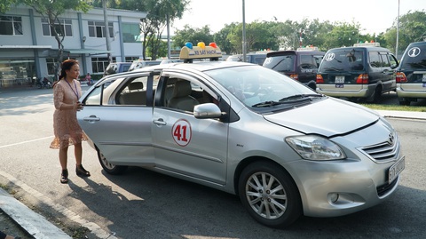 Hơn một nửa giáo viên thực hành lái xe không có chứng chỉ ngoại ngữ, tin học - Ảnh 1. Hơn một nửa giáo viên thực hành lái xe không có chứng chỉ ngoại ngữ, tin học - Ảnh 1.