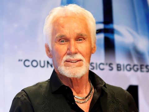 Huyền thoại nhạc đồng quê Kenny Rogers qua đời - Ảnh 6. Huyền thoại nhạc đồng quê Kenny Rogers qua đời - Ảnh 6.