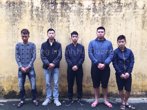 Tạm giữ hình sự 5 người trong vụ đánh rách mặt bác sĩ - Ảnh 1. Tạm giữ hình sự 5 người trong vụ đánh rách mặt bác sĩ - Ảnh 1.