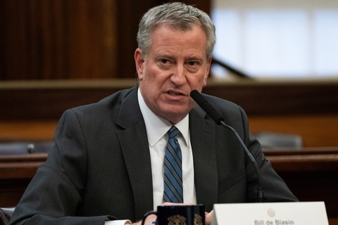Thị trưởng New York: Nếu ông Trump không hành động sớm, nhiều người sẽ chết - Ảnh 1. Thị trưởng New York: Nếu ông Trump không hành động sớm, nhiều người sẽ chết - Ảnh 1.
