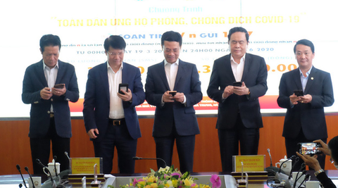271 đơn vị cùng người dân ủng hộ 34 tỉ đồng phòng chống COVID-19, xâm nhập mặn - Ảnh 1. 271 đơn vị cùng người dân ủng hộ 34 tỉ đồng phòng chống COVID-19, xâm nhập mặn - Ảnh 1.