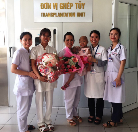 Chiến binh nhí Bảo Linh xuất viện - Ảnh 1. Chiến binh nhí Bảo Linh xuất viện - Ảnh 1.