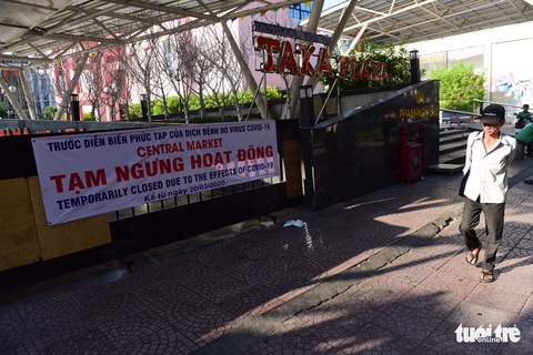 Hàng quán ở TP.HCM đồng loạt tạm đóng cửa dù bất ngờ - Ảnh 7. Hàng quán ở TP.HCM đồng loạt tạm đóng cửa dù bất ngờ - Ảnh 7.
