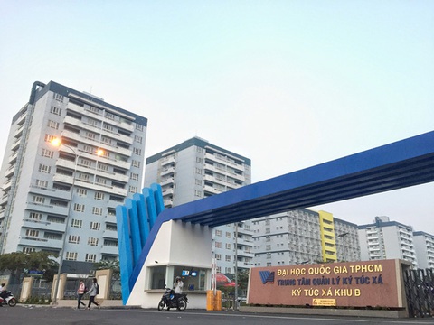 Du học sinh cách ly ở KTX ĐH Quốc gia: ‘Vừa nhận phòng, chúng tôi lau dọn sạch sẽ hơn - Ảnh 1. Du học sinh cách ly ở KTX ĐH Quốc gia: ‘Vừa nhận phòng, chúng tôi lau dọn sạch sẽ hơn - Ảnh 1.
