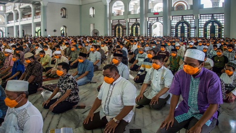 Indonesia kêu gọi ban hành sắc lệnh tôn giáo thay đổi cách thức hành lễ - Ảnh 1. Indonesia kêu gọi ban hành sắc lệnh tôn giáo thay đổi cách thức hành lễ - Ảnh 1.