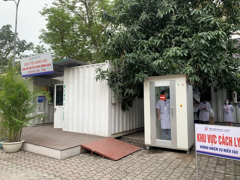 Tặng thiết bị y tế giúp y bác sĩ, sinh viên Trường dại học Y Hà Nội chống dịch COVID-19 - Ảnh 1. Tặng thiết bị y tế giúp y bác sĩ, sinh viên Trường dại học Y Hà Nội chống dịch COVID-19 - Ảnh 1.