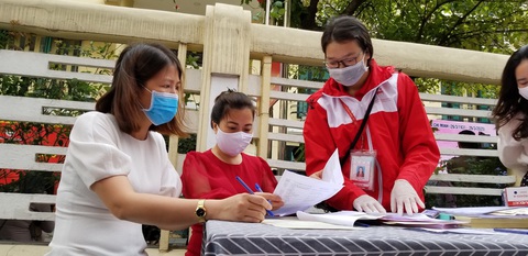 Để lâu hơn nữa sợ lây nhiễm cao, tôi đi hiến máu luôn - Ảnh 3. Để lâu hơn nữa sợ lây nhiễm cao, tôi đi hiến máu luôn - Ảnh 3.