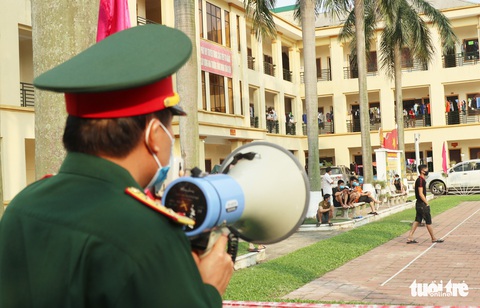 Bạn trẻ xứ Nghệ ‘chia lửa’ cùng bộ đội tiếp sức người cách ly - Ảnh 5. Bạn trẻ xứ Nghệ ‘chia lửa’ cùng bộ đội tiếp sức người cách ly - Ảnh 5.