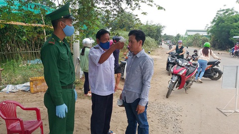 Kiểm soát đường biên giới Tây Nam: Chống mầm bệnh từ người buôn lậu - Ảnh 1. Kiểm soát đường biên giới Tây Nam: Chống mầm bệnh từ người buôn lậu - Ảnh 1.