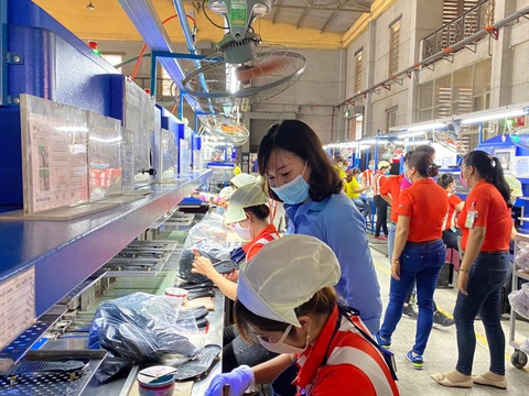 Bình Dương vận động chủ nhà trọ giảm tiền phòng cho công nhân mùa dịch - Ảnh 1. Bình Dương vận động chủ nhà trọ giảm tiền phòng cho công nhân mùa dịch - Ảnh 1.
