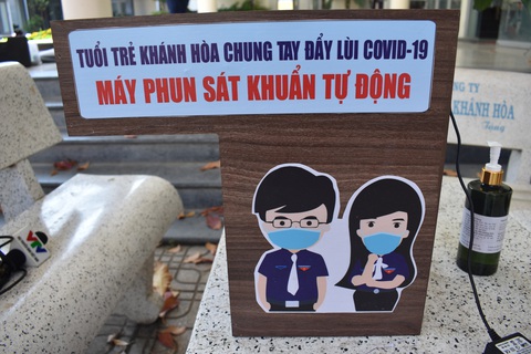Sáng kiến làm máy rửa tay phun sương diệt khuẩn nơi công cộng - Ảnh 2. Sáng kiến làm máy rửa tay phun sương diệt khuẩn nơi công cộng - Ảnh 2.