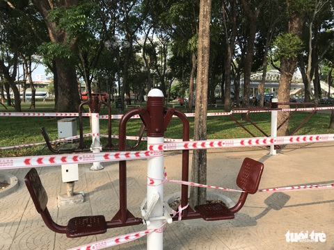 TP.HCM ngưng hoạt động các khu tập thể dục, khu trò chơi thiếu nhi tại công viên - Ảnh 8. TP.HCM ngưng hoạt động các khu tập thể dục, khu trò chơi thiếu nhi tại công viên - Ảnh 8.