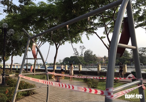 TP.HCM ngưng hoạt động các khu tập thể dục, khu trò chơi thiếu nhi tại công viên - Ảnh 5. TP.HCM ngưng hoạt động các khu tập thể dục, khu trò chơi thiếu nhi tại công viên - Ảnh 5.