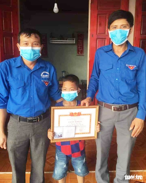 Nghỉ học vì COVID-19, học sinh lớp 3 cứu hai bé đuối nước - Ảnh 1. Nghỉ học vì COVID-19, học sinh lớp 3 cứu hai bé đuối nước - Ảnh 1.