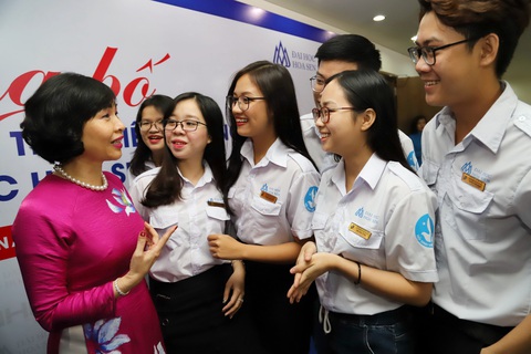 Bà Mai Hồng Quỳ thôi làm hiệu trưởng Đại học Hoa Sen - Ảnh 1. Bà Mai Hồng Quỳ thôi làm hiệu trưởng Đại học Hoa Sen - Ảnh 1.