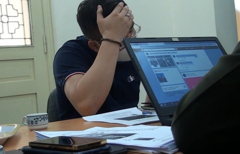 Triệu tập hot Facebooker đăng hơn 200 bài sai sự thật liên quan COVID-19 - Ảnh 1. Triệu tập hot Facebooker đăng hơn 200 bài sai sự thật liên quan COVID-19 - Ảnh 1.