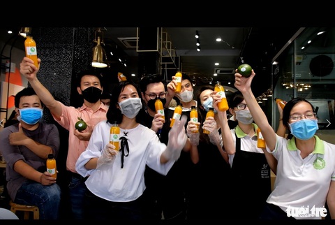 Tour nước cam tươi tiếp sức các y bác sĩ tuyến đầu chống dịch - Ảnh 7. Tour nước cam tươi tiếp sức các y bác sĩ tuyến đầu chống dịch - Ảnh 7.