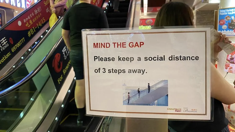 Singapore: Ở tù 6 tháng nếu léng phéng đứng ngồi gần nhau 1m ở hàng quán - Ảnh 2. Singapore: Ở tù 6 tháng nếu léng phéng đứng ngồi gần nhau 1m ở hàng quán - Ảnh 2.