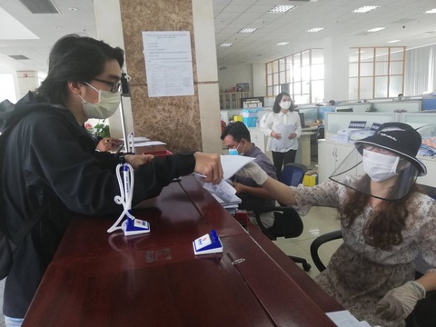 Cục Thuế TP ngưng nhận trực tiếp hồ sơ quyết toán thuế thu nhập cá nhân - Ảnh 1. Cục Thuế TP ngưng nhận trực tiếp hồ sơ quyết toán thuế thu nhập cá nhân - Ảnh 1.