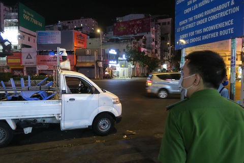 Cơ quan nào ở TP.HCM xử phạt người không đeo khẩu trang? - Ảnh 1. Cơ quan nào ở TP.HCM xử phạt người không đeo khẩu trang? - Ảnh 1.