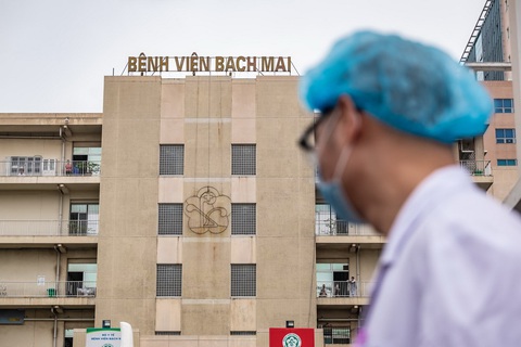Y bác sĩ Bệnh viện Bạch Mai: Chỉ số hài lòng toàn diện chỉ 15,3% - Ảnh 1. Y bác sĩ Bệnh viện Bạch Mai: Chỉ số hài lòng toàn diện chỉ 15,3% - Ảnh 1.