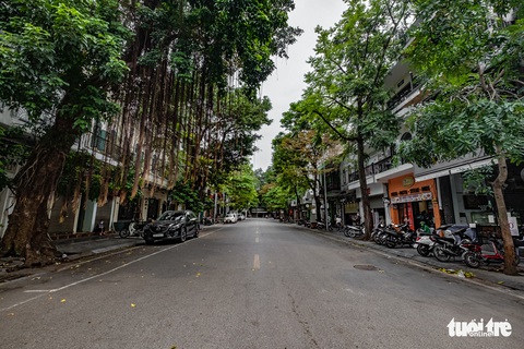 Hà Nội mùa này vắng những... người đi - Ảnh 6. Hà Nội mùa này vắng những... người đi - Ảnh 6.