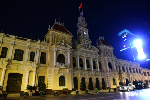 TP.HCM: Đồng loạt tắt đèn hưởng ứng Giờ Trái đất - Ảnh 1. TP.HCM: Đồng loạt tắt đèn hưởng ứng Giờ Trái đất - Ảnh 1.