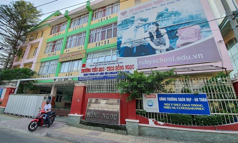 Loạn thu phí học online - Ảnh 1. Loạn thu phí học online - Ảnh 1.