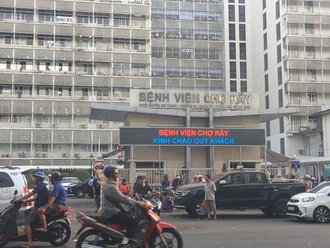 Bệnh viện Chợ Rẫy tạm ngưng hoạt động một số khoa, phòng do COVID-19 - Ảnh 1. Bệnh viện Chợ Rẫy tạm ngưng hoạt động một số khoa, phòng do COVID-19 - Ảnh 1.