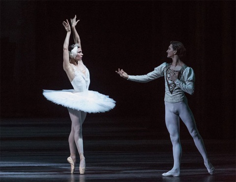 Nhà hát Bolshoi chiếu ballet kinh điển online cho khán giả thời COVID-19 - Ảnh 3. Nhà hát Bolshoi chiếu ballet kinh điển online cho khán giả thời COVID-19 - Ảnh 3.