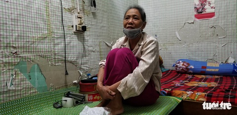 Xóm chạy thận đối diện ổ dịch: Chạy thận xong, đêm về nằm lo - Ảnh 6. Xóm chạy thận đối diện ổ dịch: Chạy thận xong, đêm về nằm lo - Ảnh 6.
