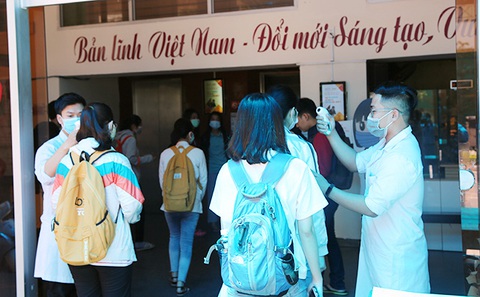 Sinh viên Duy Tân phòng chống dịch COVID-19 trong ngày đầu trở lại trường - Ảnh 1. Sinh viên Duy Tân phòng chống dịch COVID-19 trong ngày đầu trở lại trường - Ảnh 1.