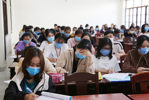 Sinh viên Duy Tân phòng chống dịch COVID-19 trong ngày đầu trở lại trường - Ảnh 9. Sinh viên Duy Tân phòng chống dịch COVID-19 trong ngày đầu trở lại trường - Ảnh 9.